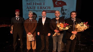 Mehmet Akif, dinleti ve tiyatro ile anıldı