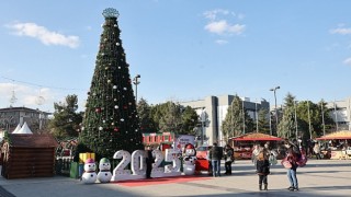 Nilüfer de Yeni Yıl Festivalinde eğlence ve alışveriş bir arada