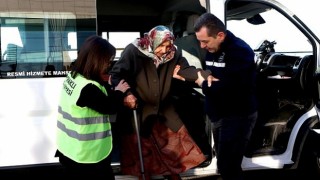 Bayraklı Belediyesi yaşlı destek hattı kurdu