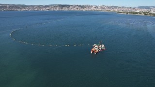 Büyükşehir, İzmit Körfezini hem koruyor hem temizliyor İzmit Körfezi 7/24 gözetim altında