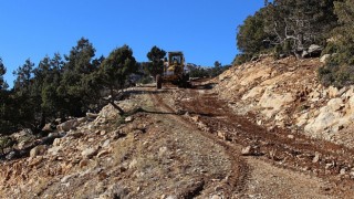 Elmalıda 19 mahallenin yayla yoluna ulaşım kolaylaştı