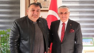 Emekli olan personellerden Başkan Topaloğluna veda ziyareti