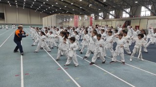 Osmangazide karate eğitim semineri